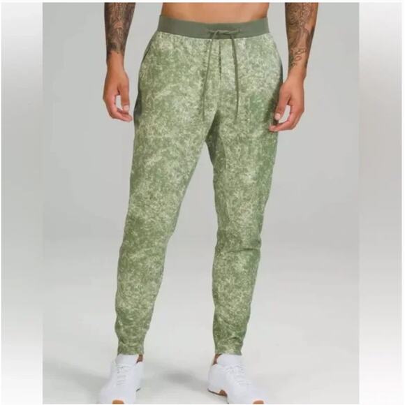 Lululemon Textured Tech Pant Denim Wash Print Green Twill Multi‎ Size M - Picture 1 of 6